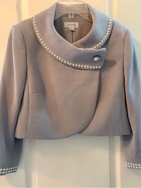 TAHARI Pearl-Trim Cropped Jacket in Light Gray size 10
